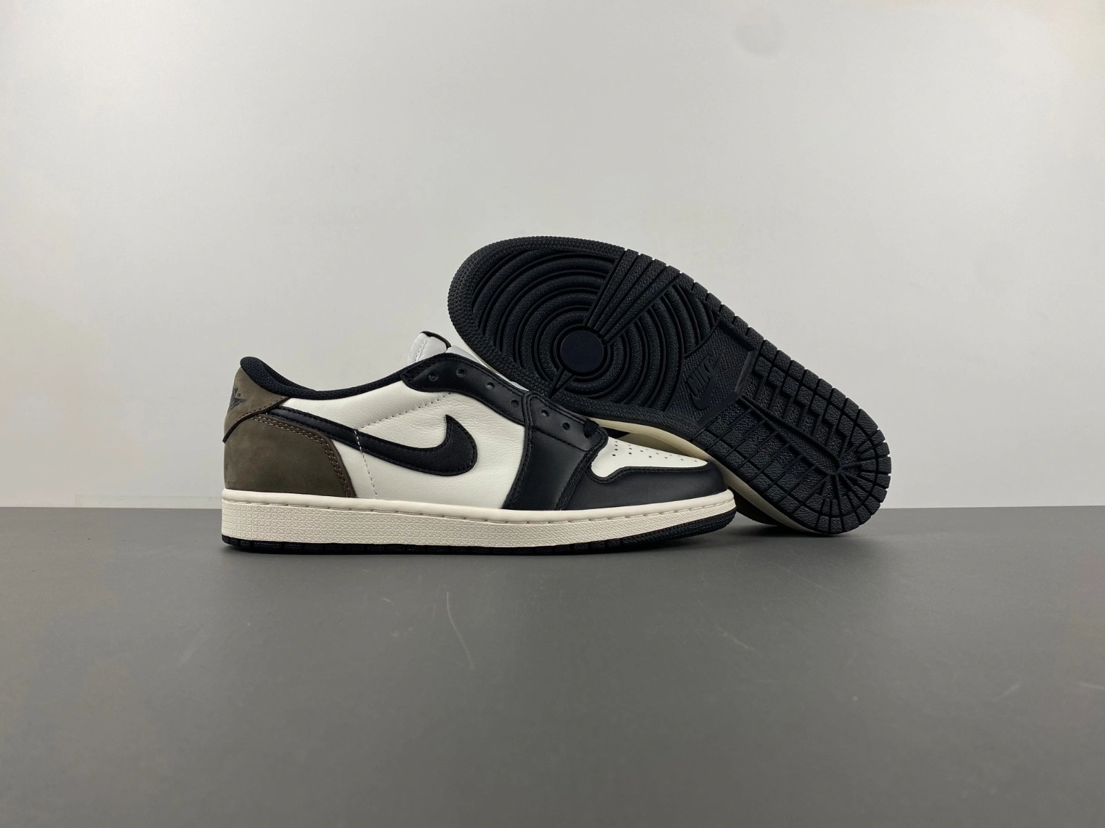 Air Jordan 1 Low OG Mocha Palomino CZ0790-102