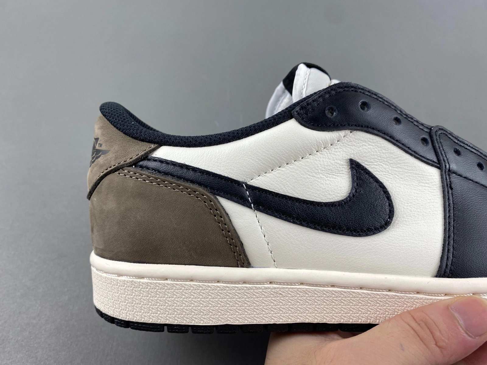 Air Jordan 1 Low OG Mocha Palomino CZ0790-102