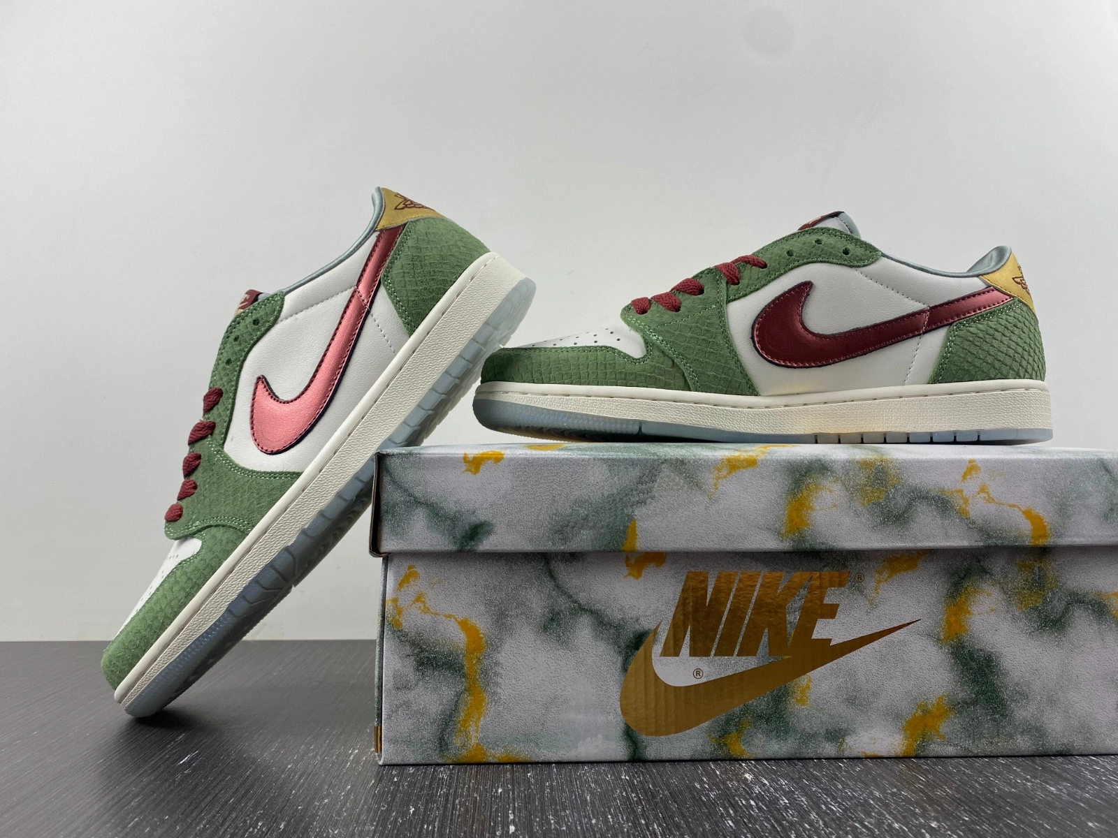 Air Jordan 1 Low OG Year of the Dragon FN3727-100