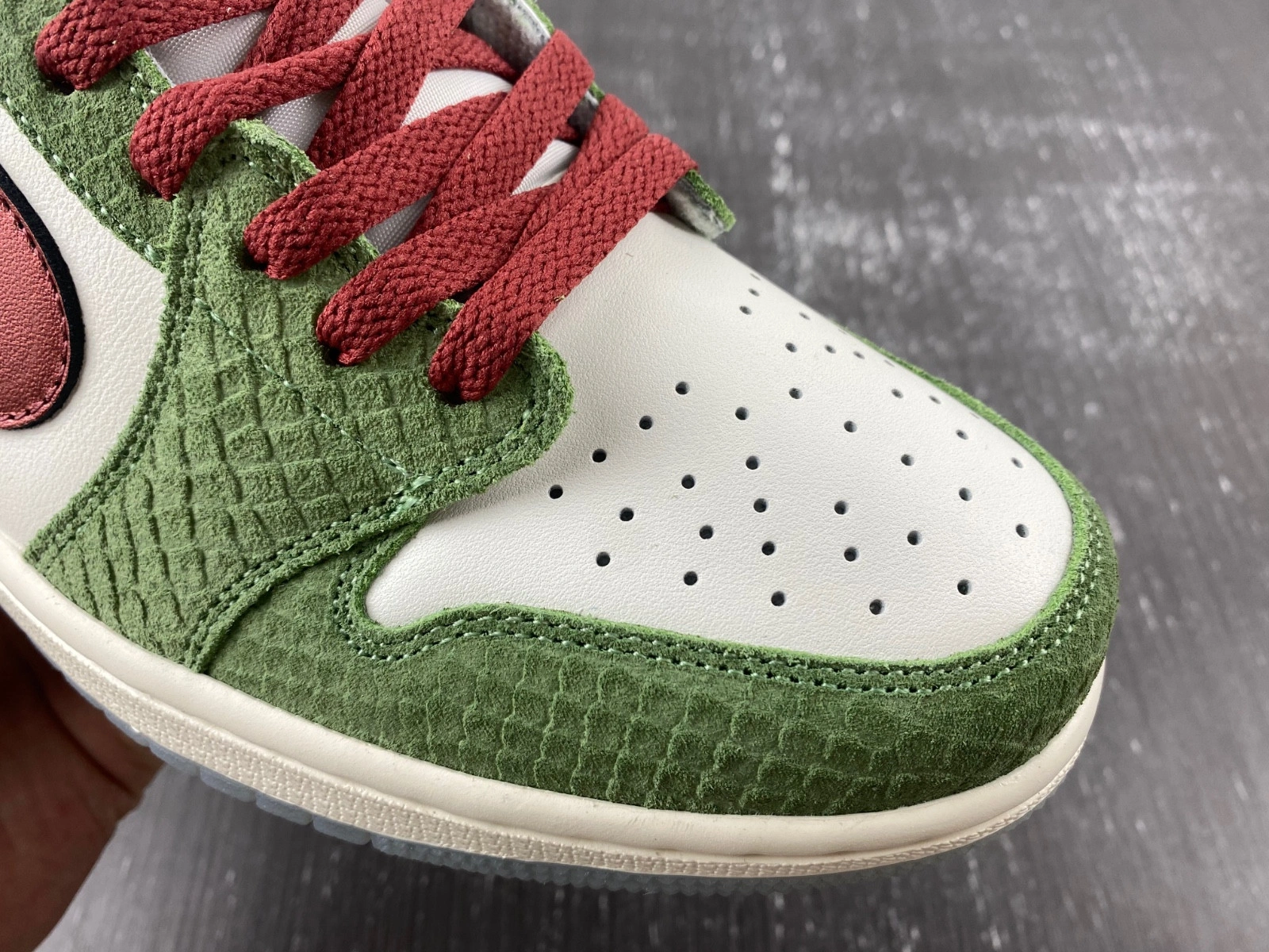 Air Jordan 1 Low OG Year of the Dragon FN3727-100