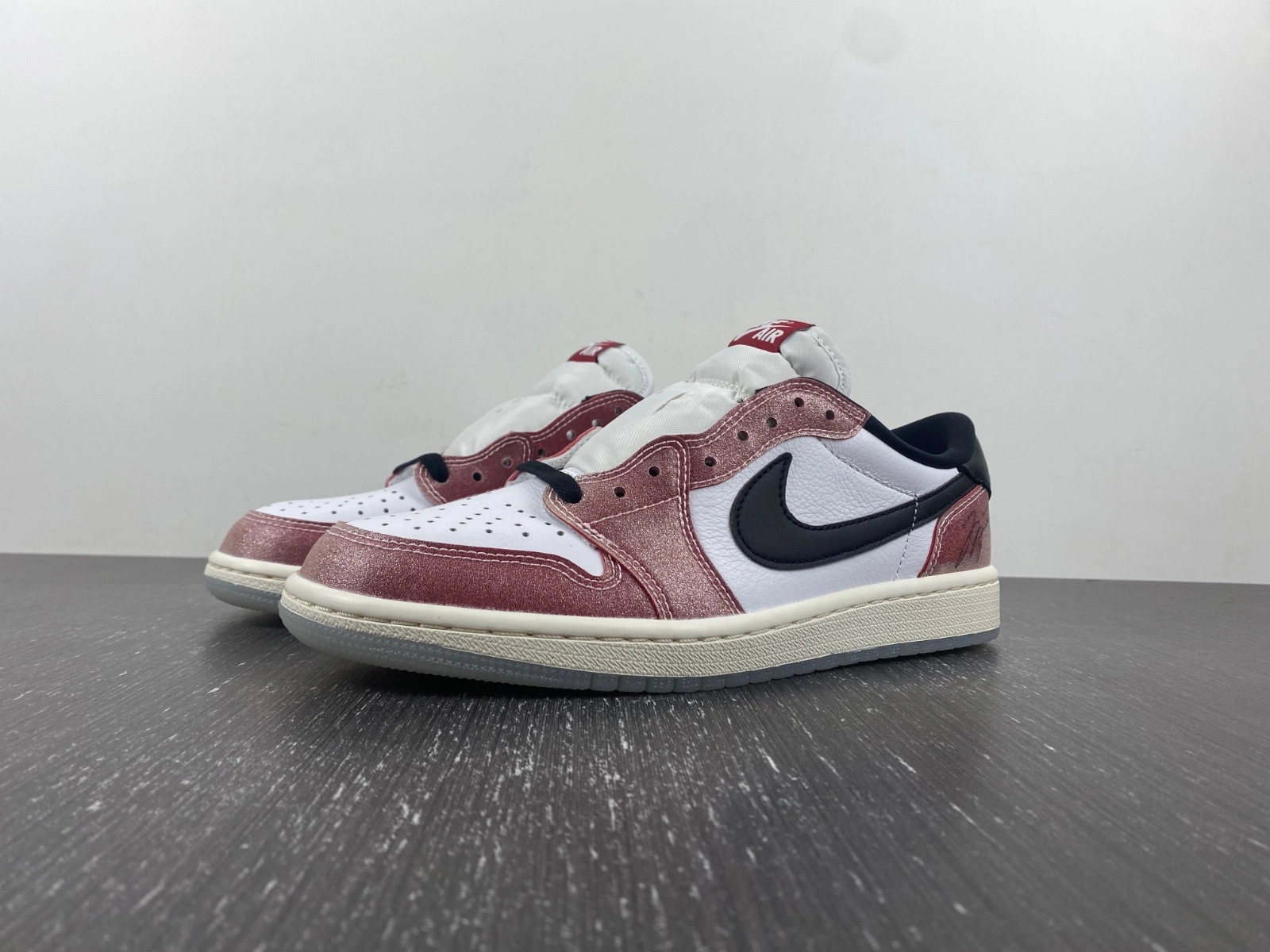 Air Jordan 1 Low OG x Trophy Room 'Red Black' FN0432-017