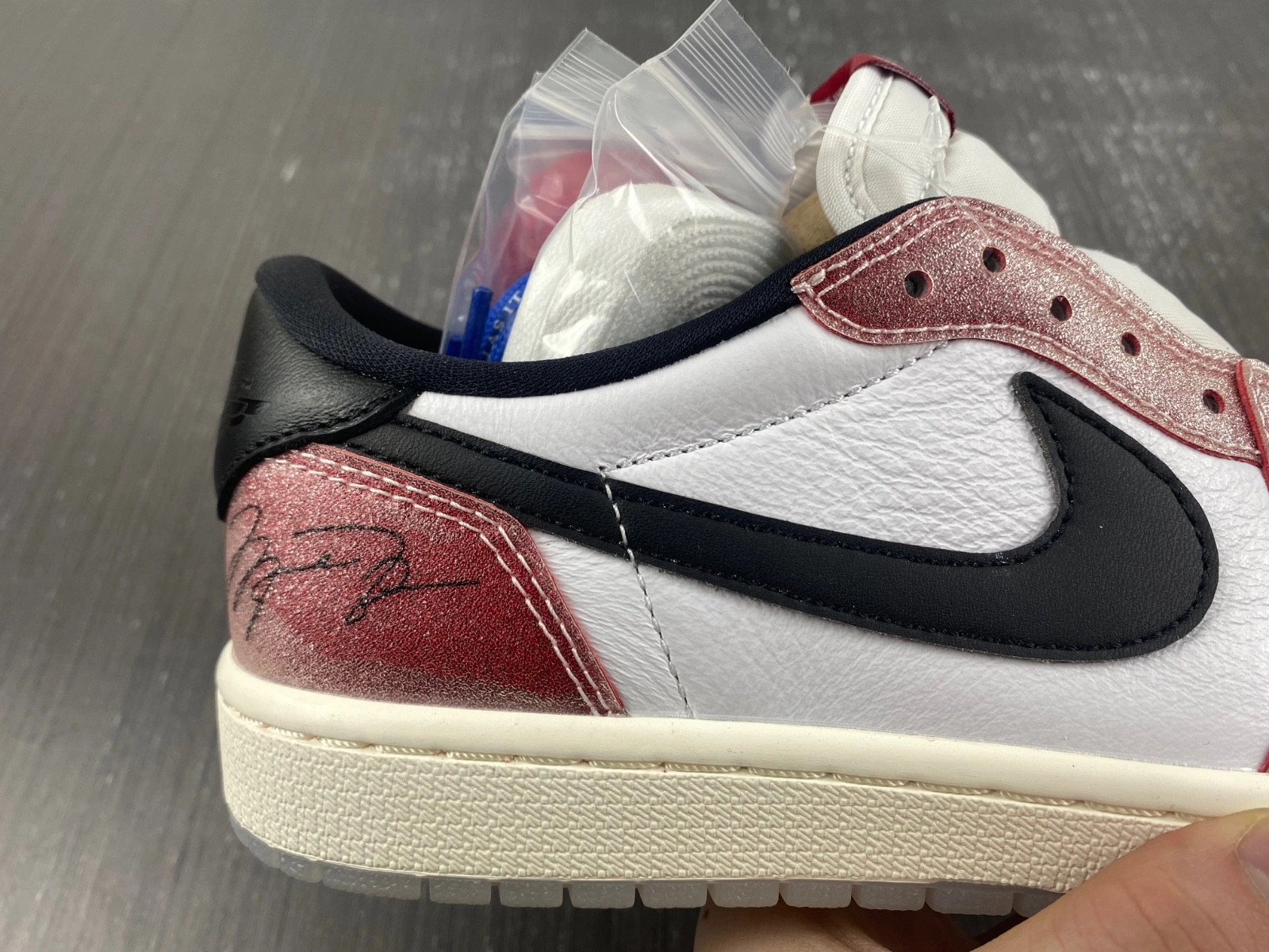 Air Jordan 1 Low OG x Trophy Room 'Red Black' FN0432-017