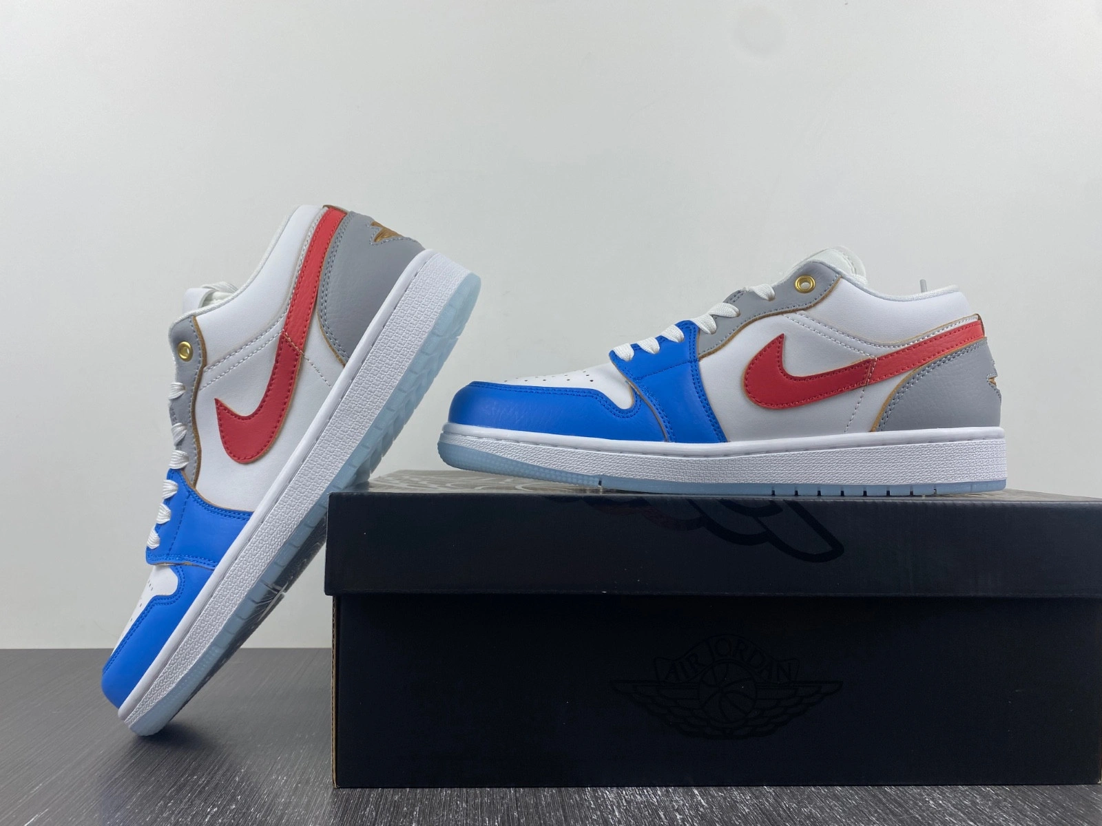 Air Jordan 1 Low 