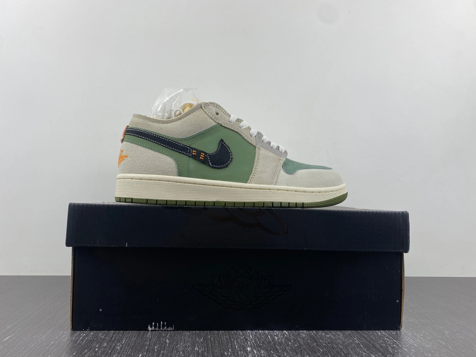 Air Jordan 1 Low SE Craft 