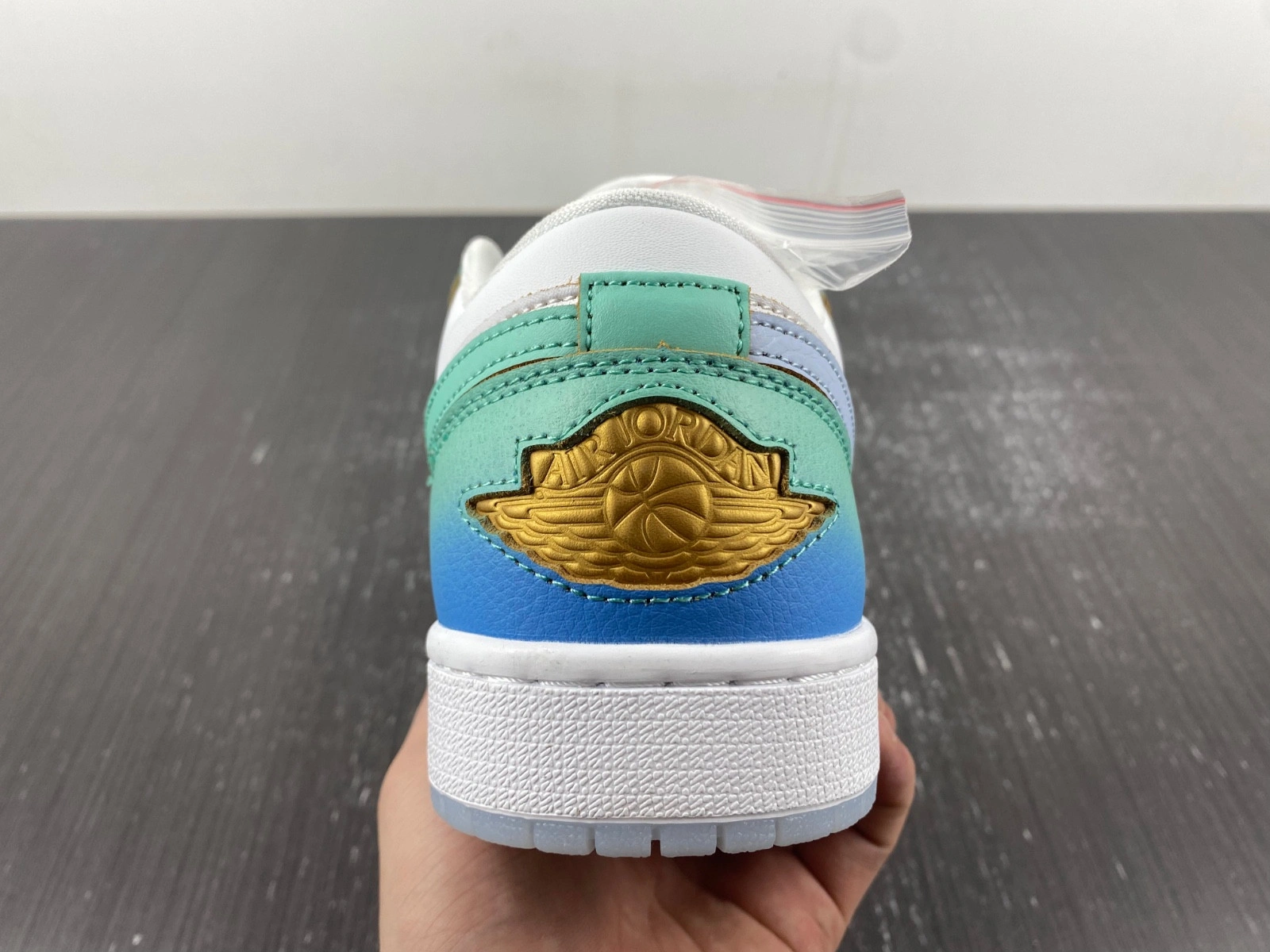 Air Jordan 1 Low SE Emerald Rise FN8899-131