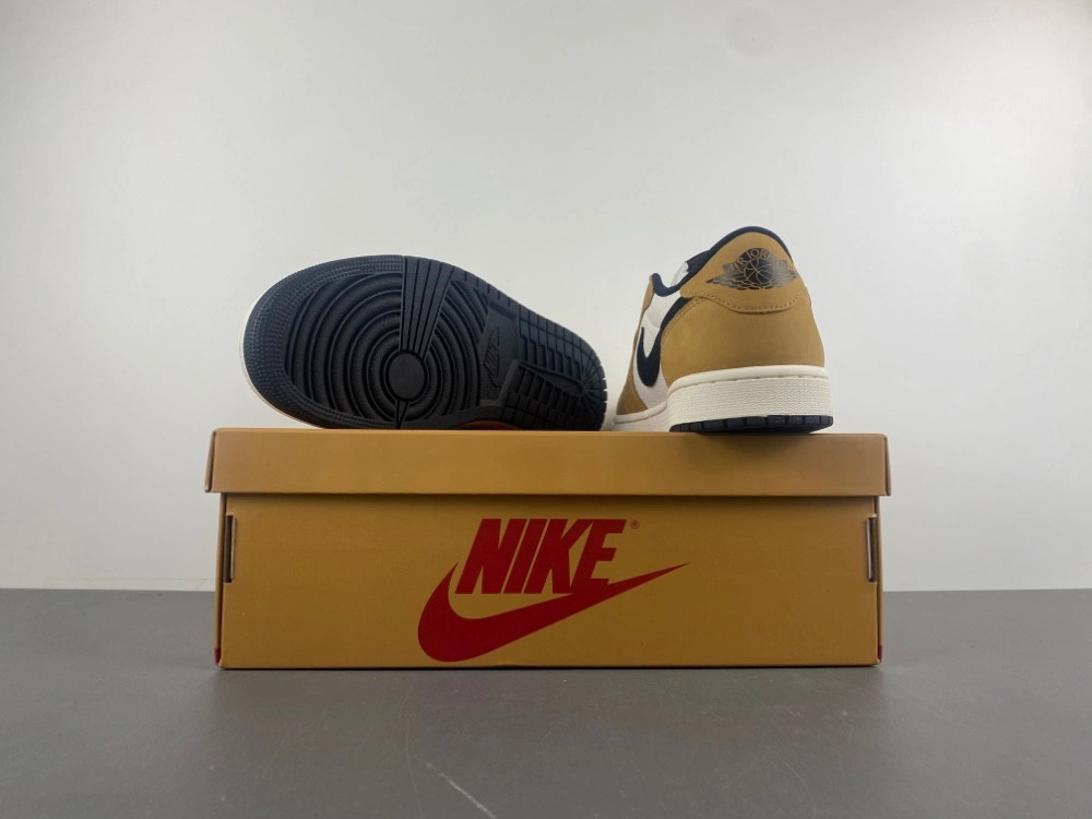 Air Jordan 1 Low 'Sail and Golden Harvest'  CZ0790-107