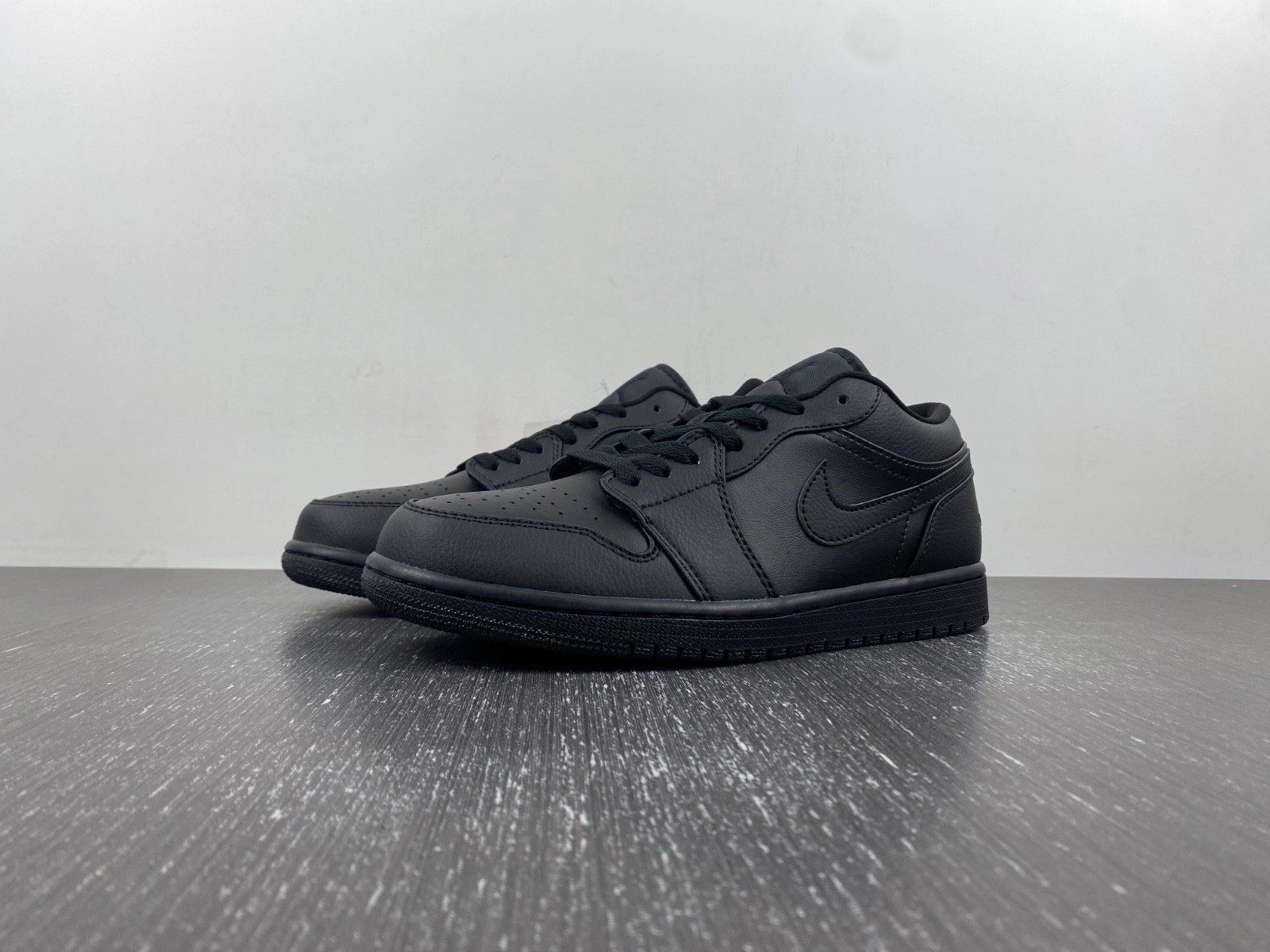 Air Jordan 1 Low 'Triple Black' 553558-091