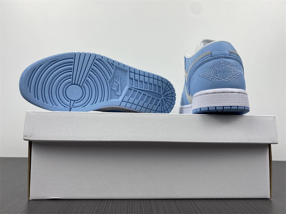 Air Jordan 1 Low University Blue WMNS DC0774-050