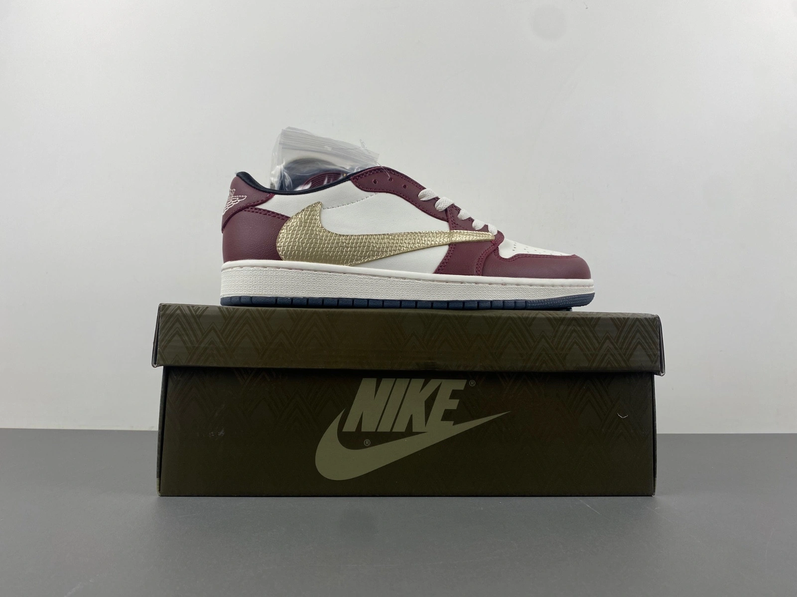 Air Jordan 1 Low Year of the Dragon 2024 FJ5735-100