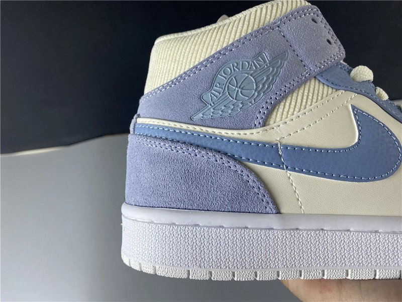 Air Jordan 1 Mid  DA4666-100