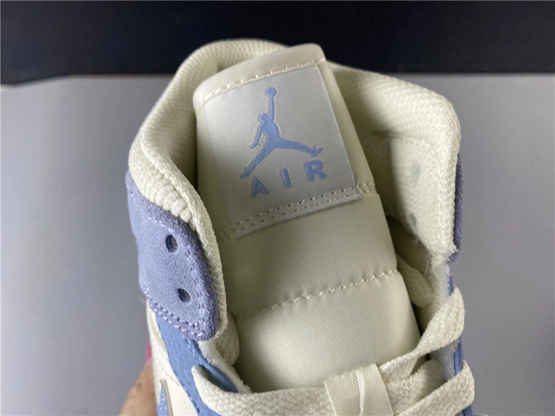 Air Jordan 1 Mid  DA4666-100