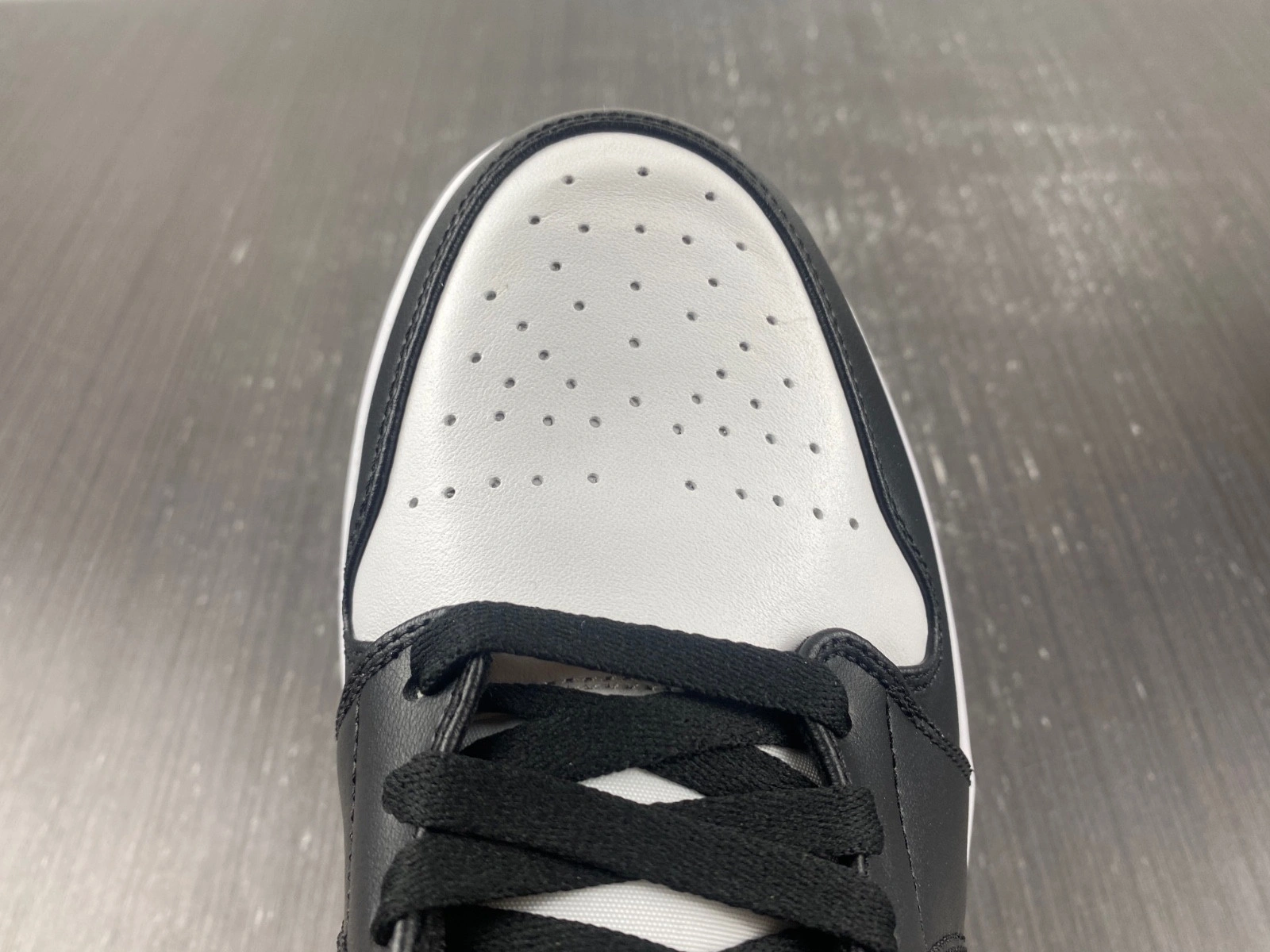 Air Jordan 1 Mid 