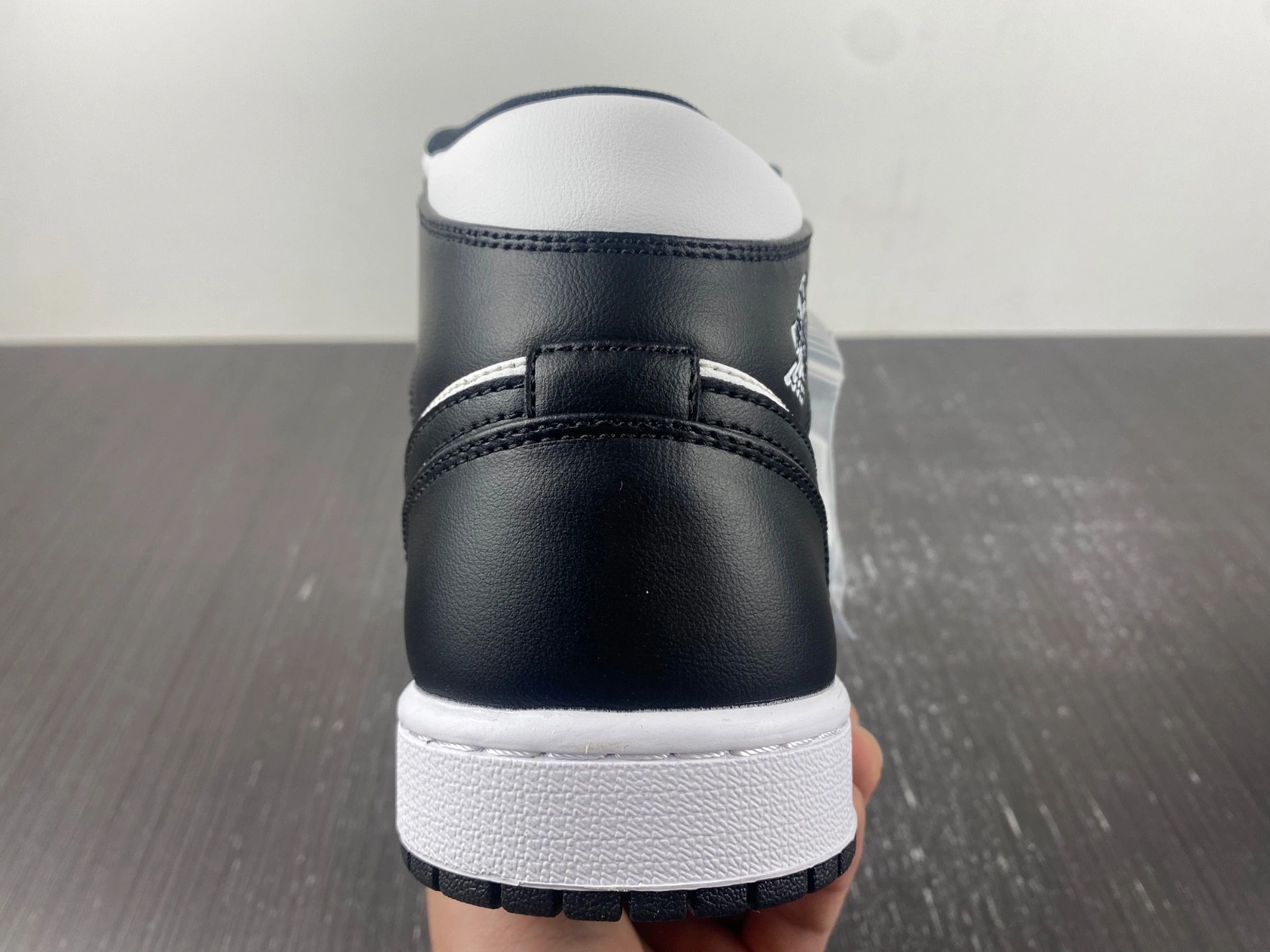 Air Jordan 1 Mid 