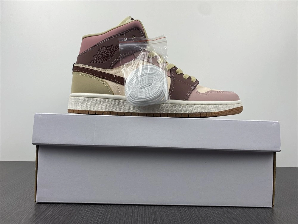 Air Jordan 1 Mid DO7440-821