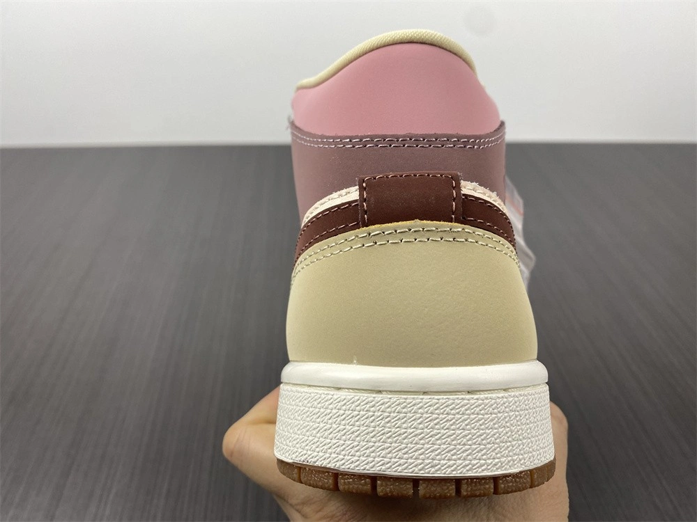 Air Jordan 1 Mid DO7440-821
