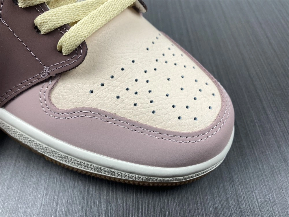 Air Jordan 1 Mid DO7440-821