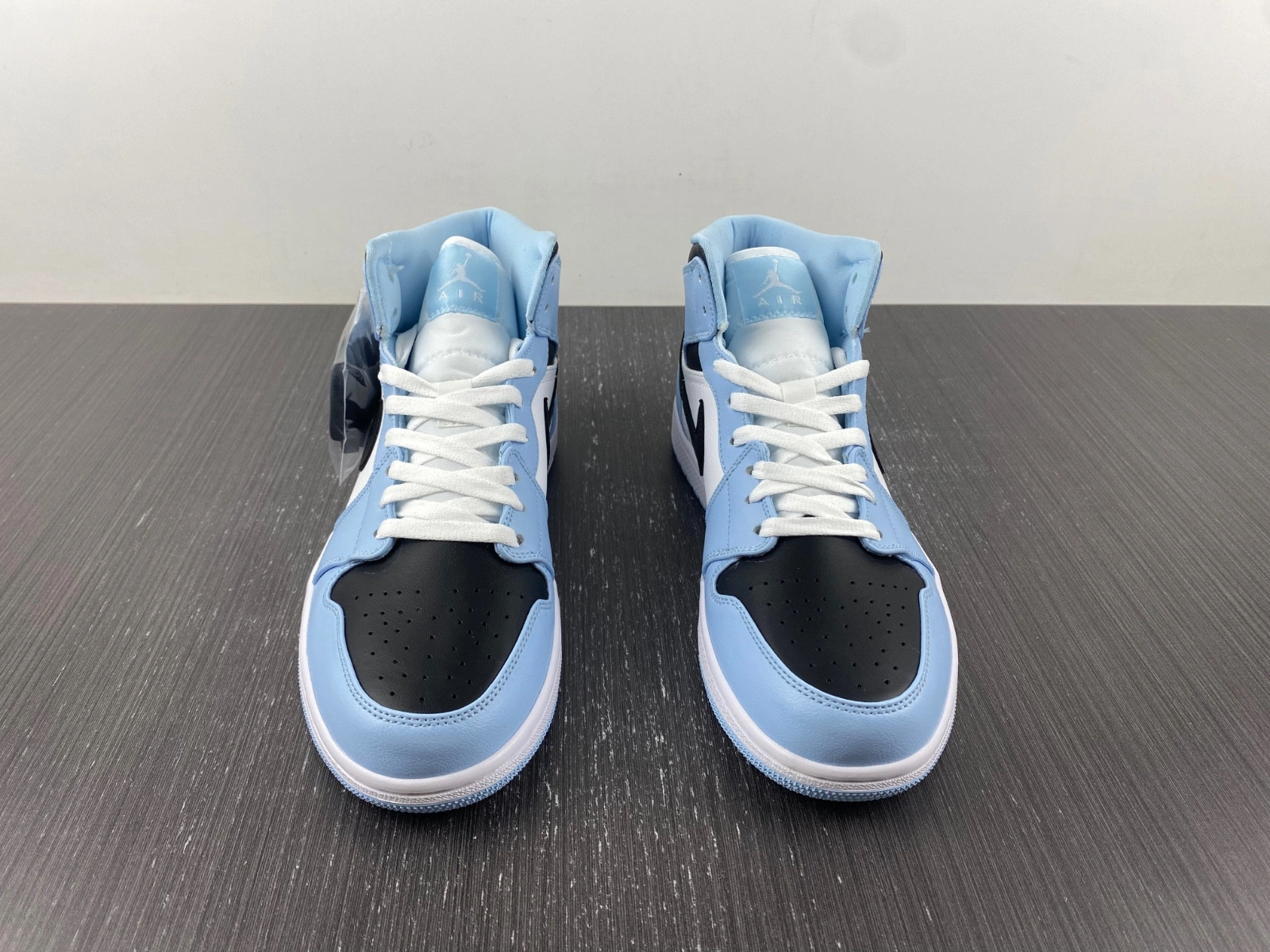 Air Jordan 1 Mid GS Ice Blue 555112-401