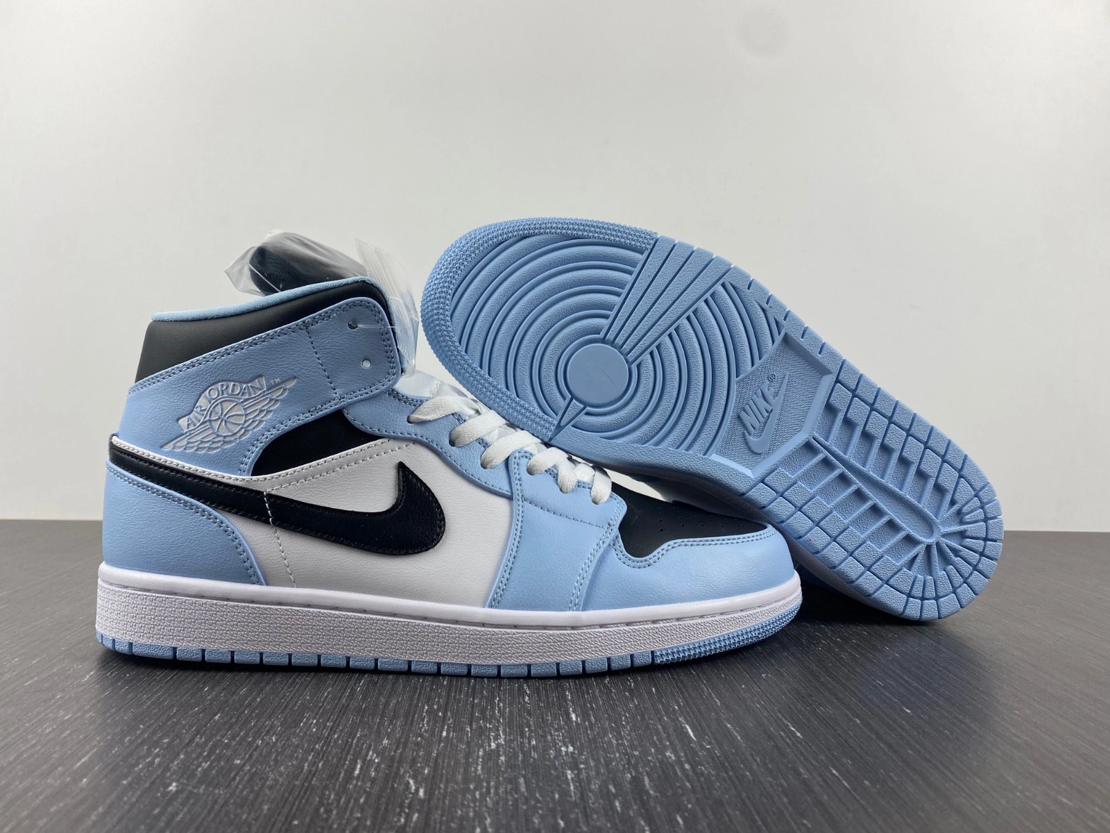 Air Jordan 1 Mid GS Ice Blue 555112-401