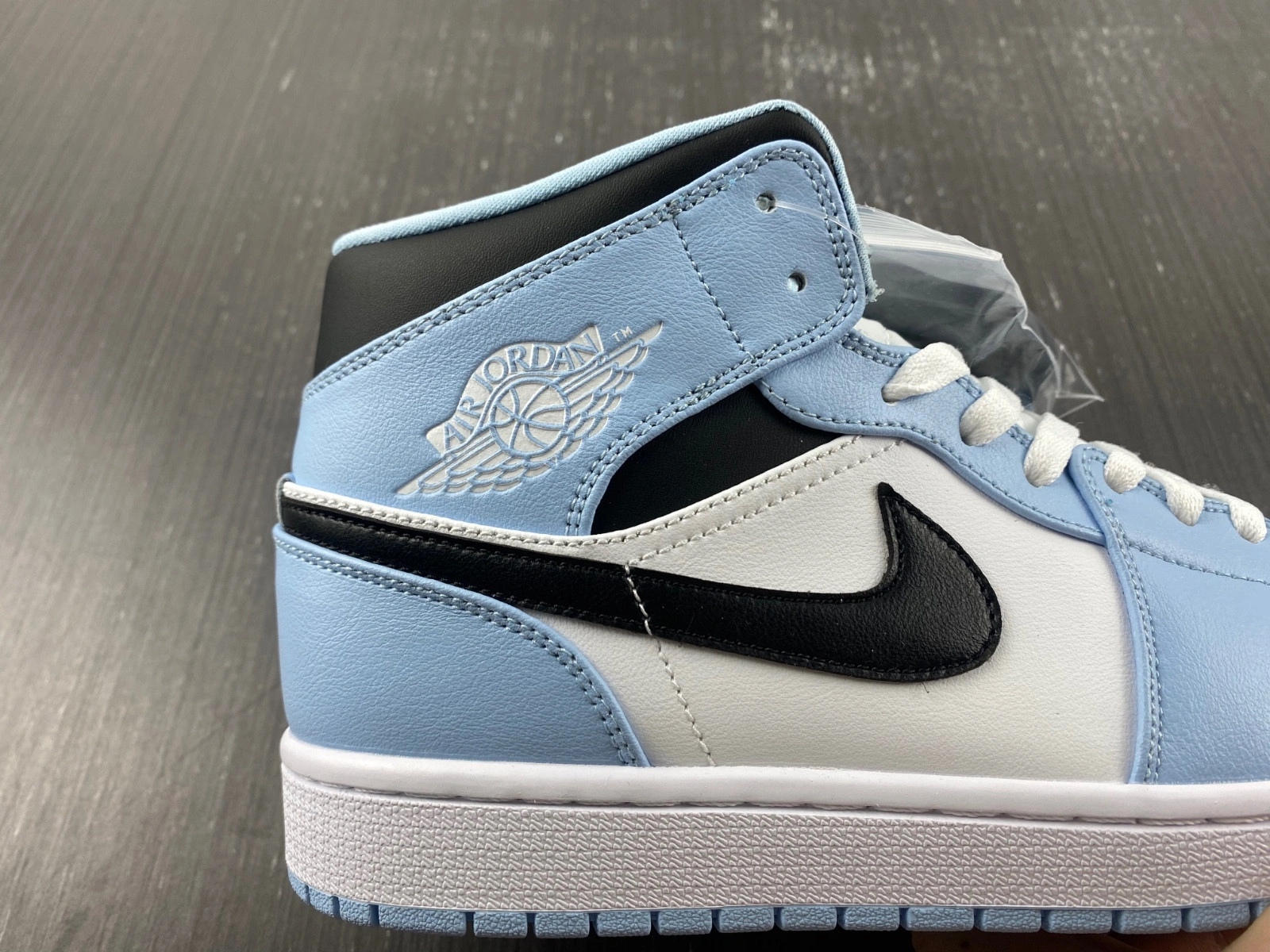 Air Jordan 1 Mid GS Ice Blue 555112-401