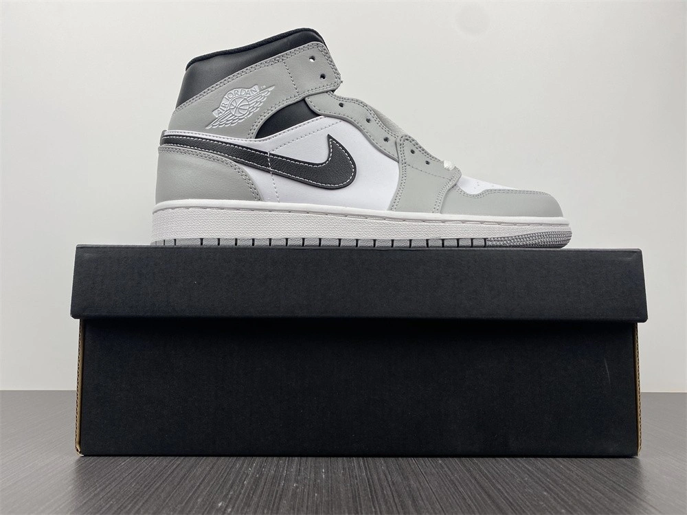 Air Jordan 1 Mid Light Smoke Grey 554724-078
