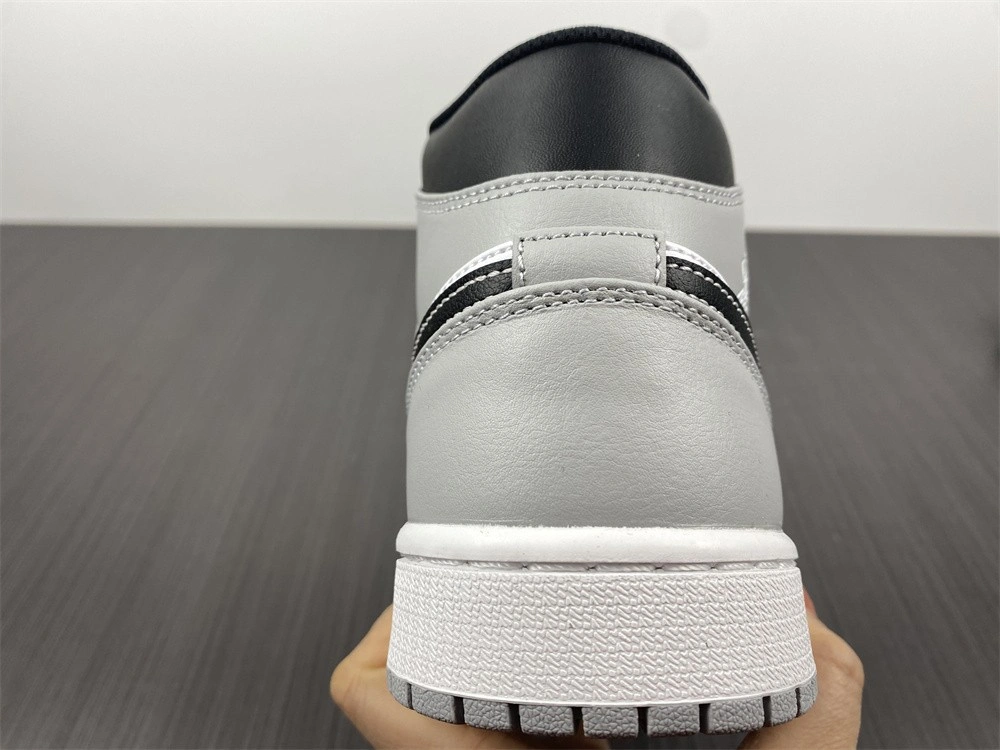 Air Jordan 1 Mid Light Smoke Grey 554724-078
