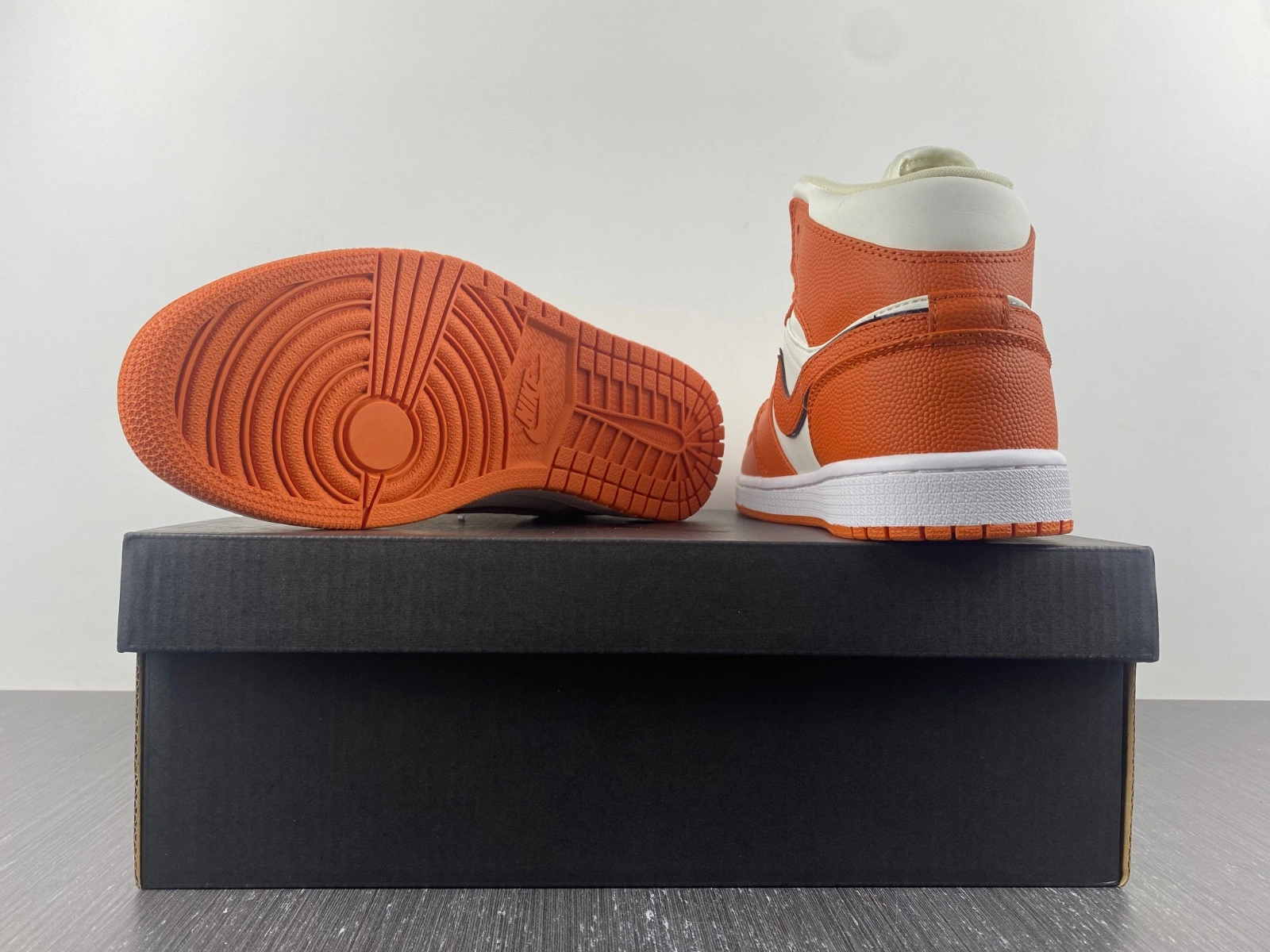 Air Jordan 1 Mid SE Sport Spice DV1302-100