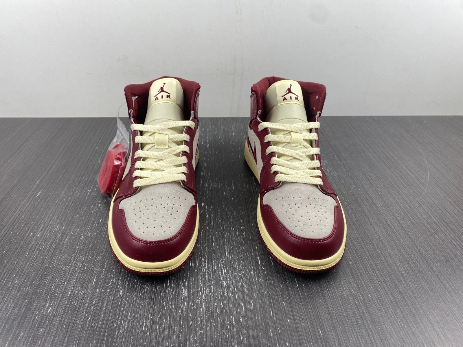 Air Jordan 1 Mid 