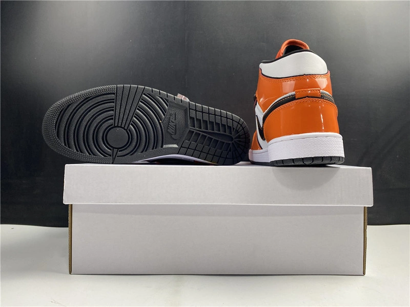 Air Jordan 1 Mid “Turf Orange”   DD6834-802