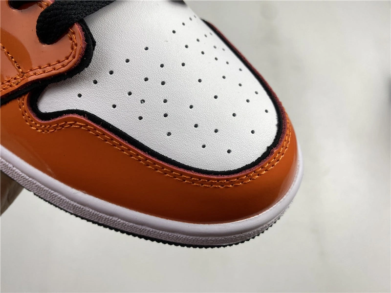 Air Jordan 1 Mid “Turf Orange”   DD6834-802
