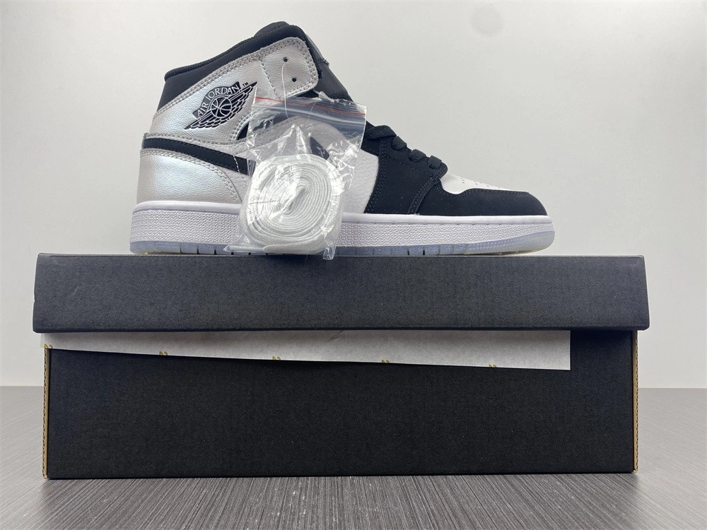 Air Jordan 1 Mid White Black Diamond DH6933-100