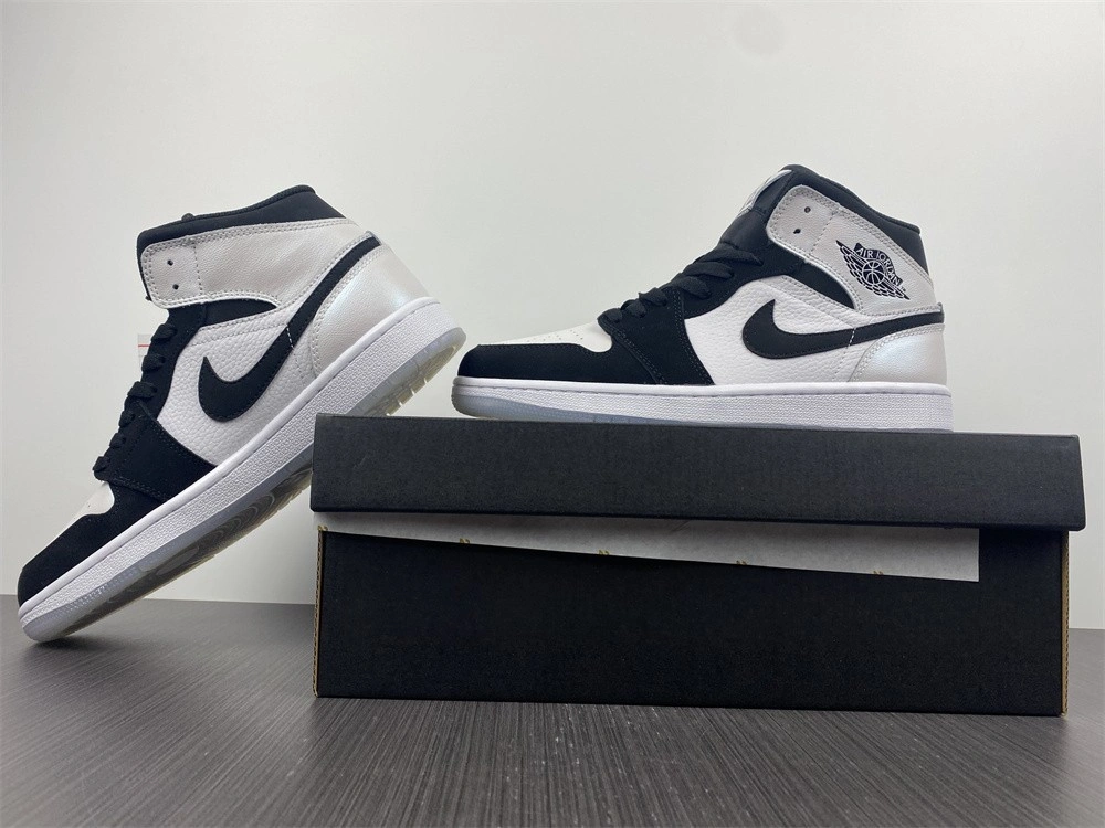 Air Jordan 1 Mid White Black Diamond DH6933-100