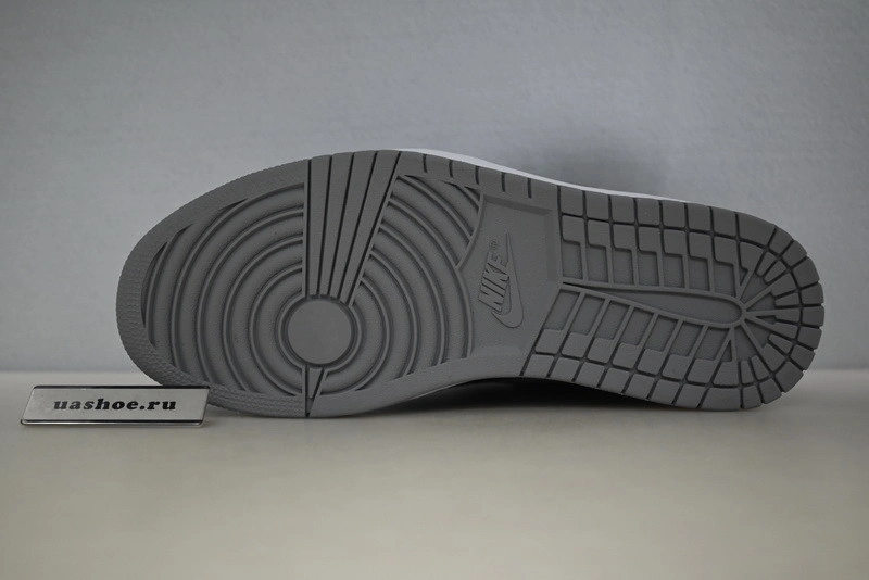 Air Jordan 1 Rebellionaire Banned 555088-036
