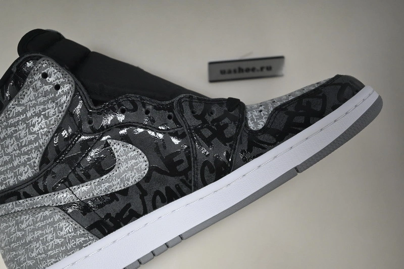 Air Jordan 1 Rebellionaire Banned 555088-036