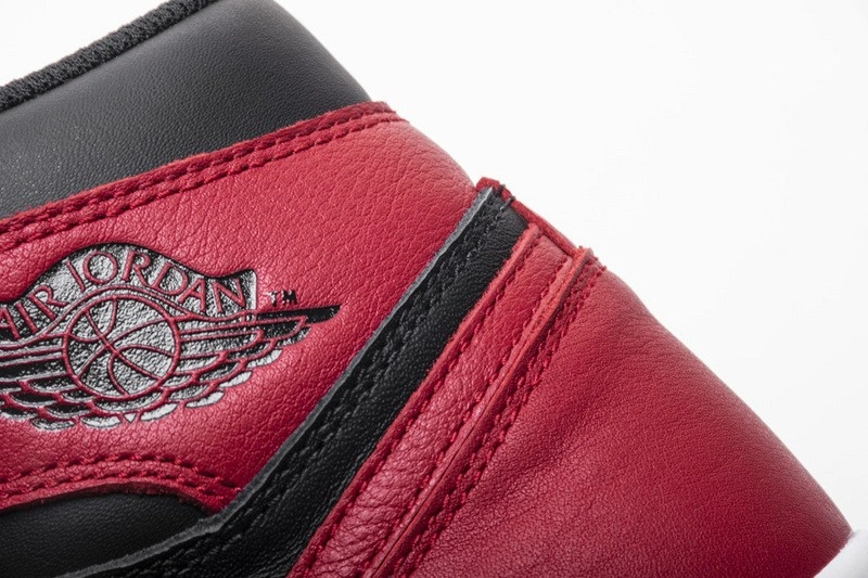 Air Jordan 1 Retro High Banned Black Red  555088-001