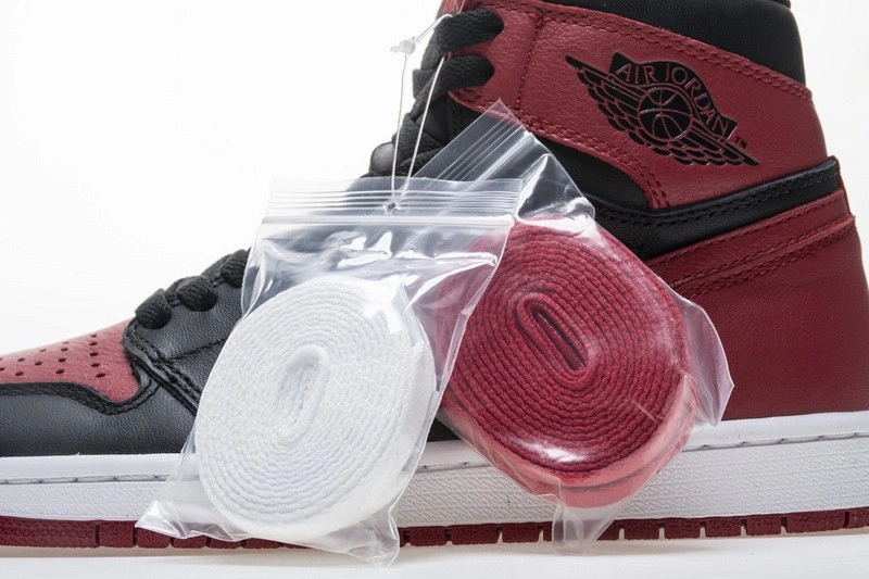 Air Jordan 1 Retro High Banned Black Red  555088-001