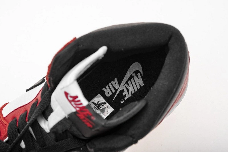 Air Jordan 1 Retro High Homage To Home 861428-061