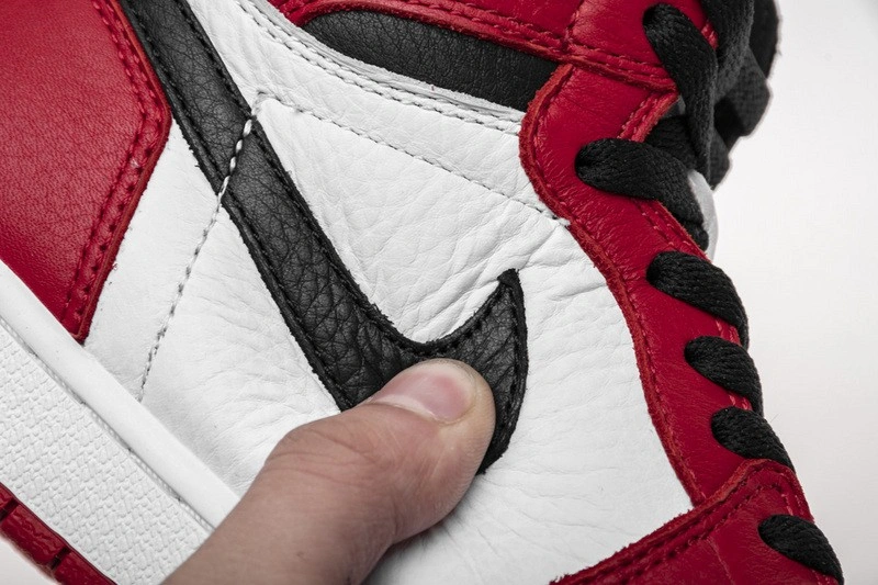 Air Jordan 1 Retro High Homage To Home 861428-061