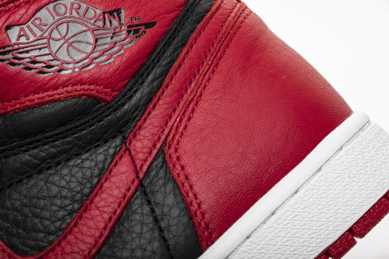 Air Jordan 1 Retro High Homage To Home 861428-061