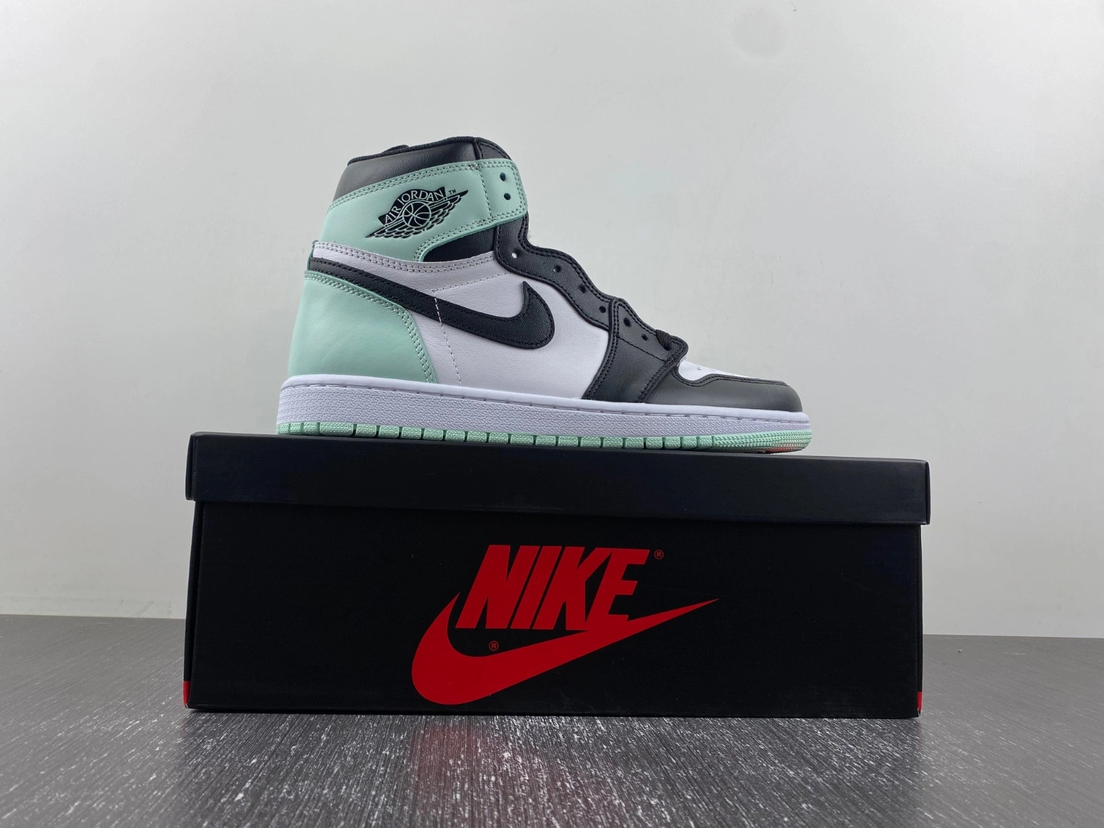 Air Jordan 1 Retro High Igloo 861428-100