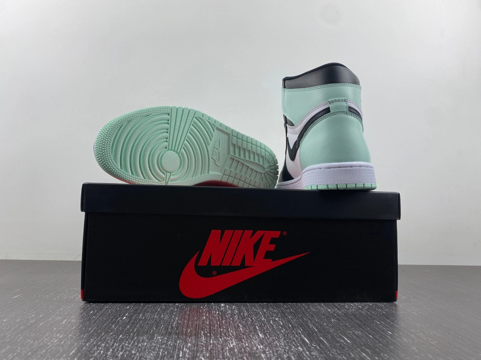 Air Jordan 1 Retro High Igloo 861428-100