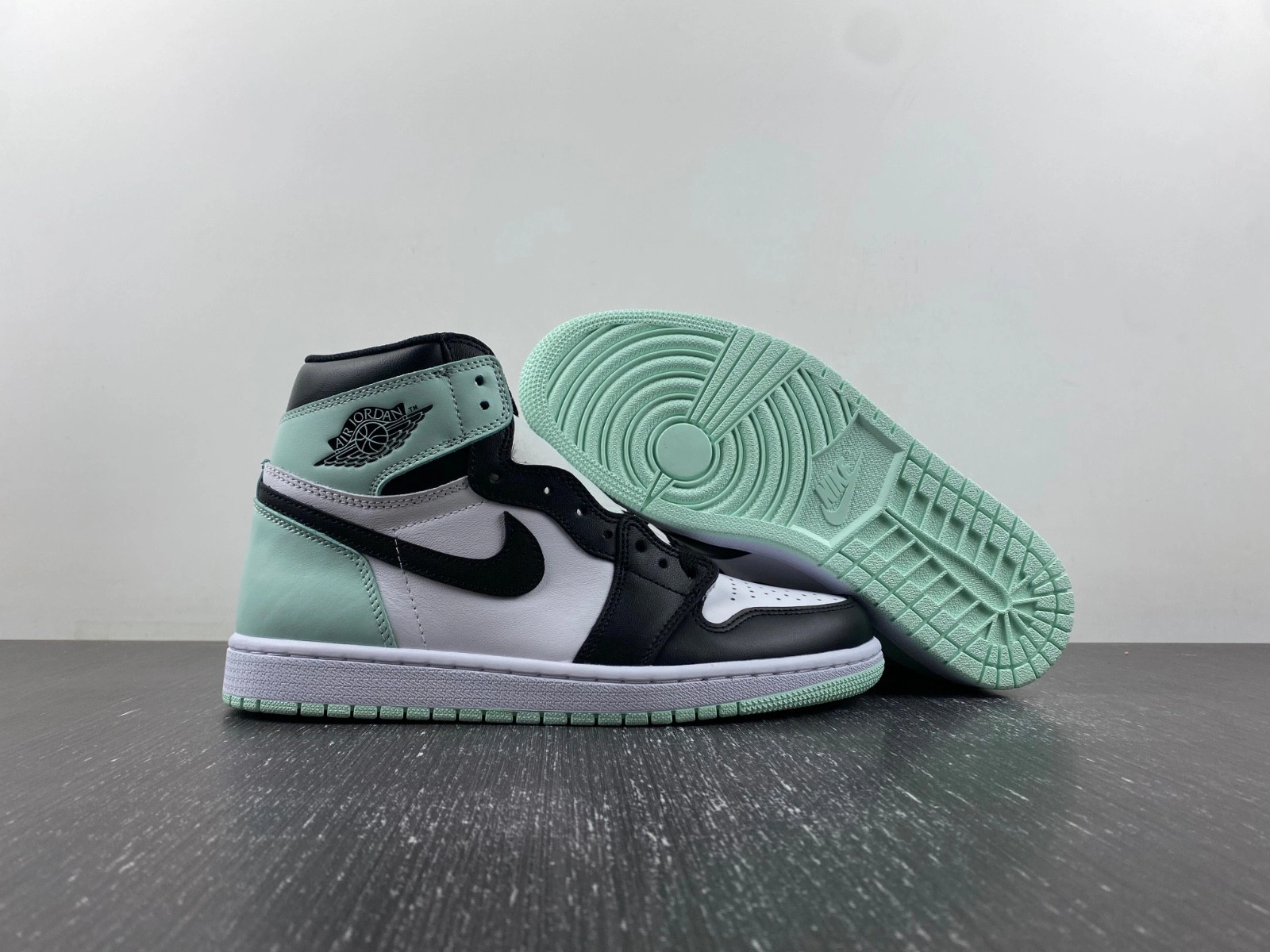 Air Jordan 1 Retro High Igloo 861428-100