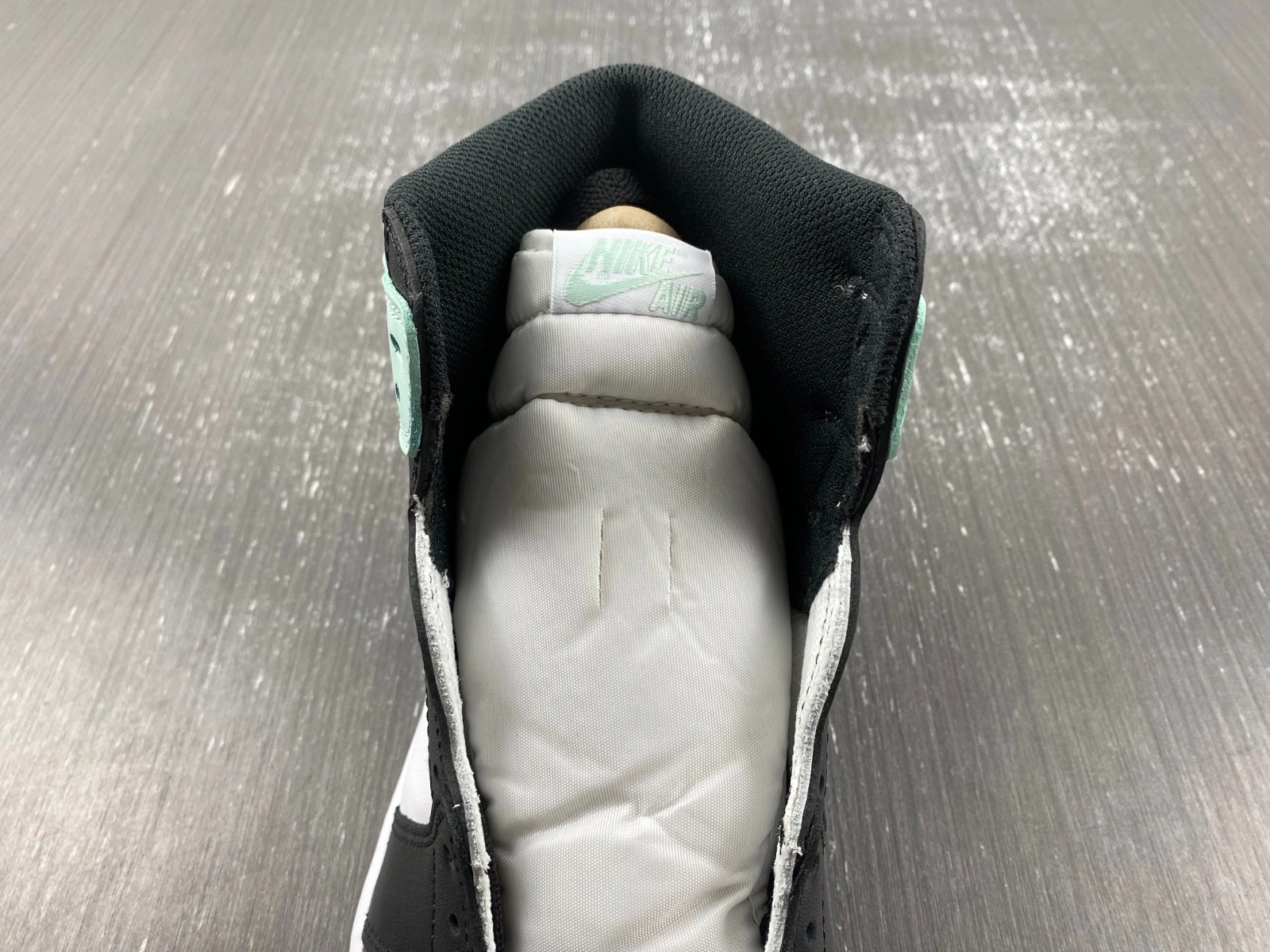 Air Jordan 1 Retro High Igloo 861428-100