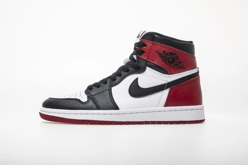 Air Jordan 1 Retro High OG Black Toe 555088-125