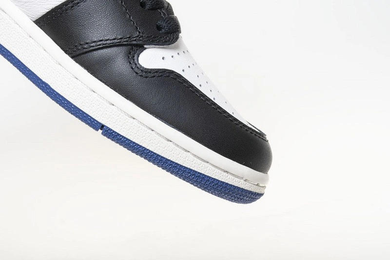 Air Jordan 1 Retro High OG Blue Moon  555088-115