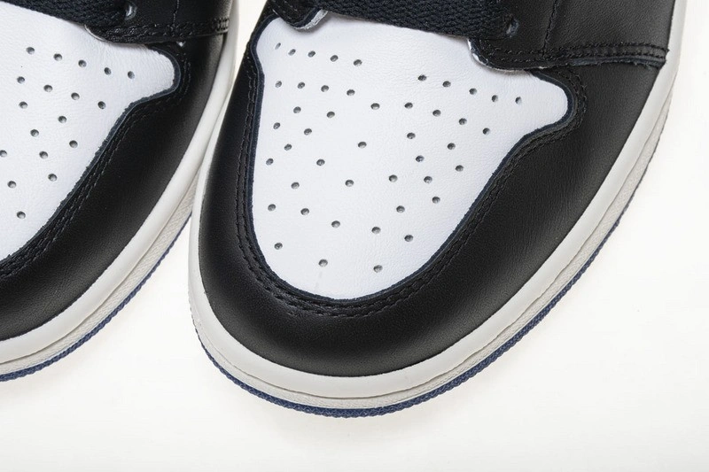 Air Jordan 1 Retro High OG Blue Moon  555088-115