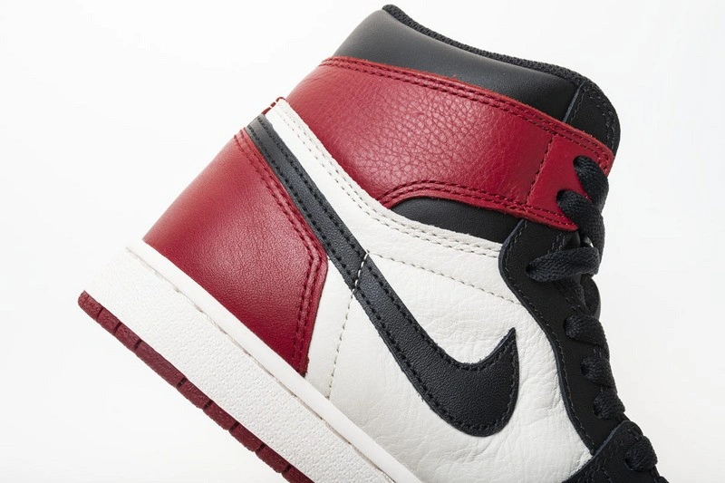 Air Jordan 1 Retro High OG Bred Toe 555088-610