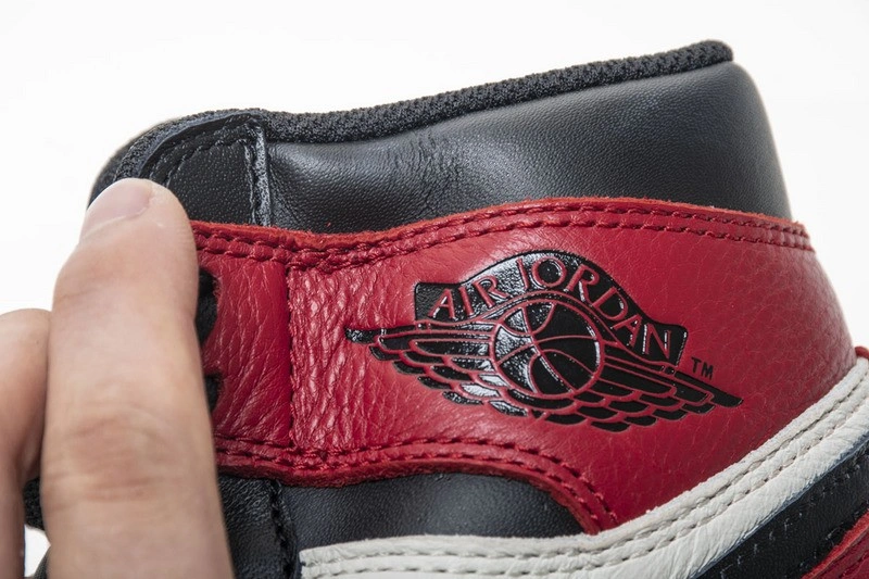 Air Jordan 1 Retro High OG Bred Toe 555088-610