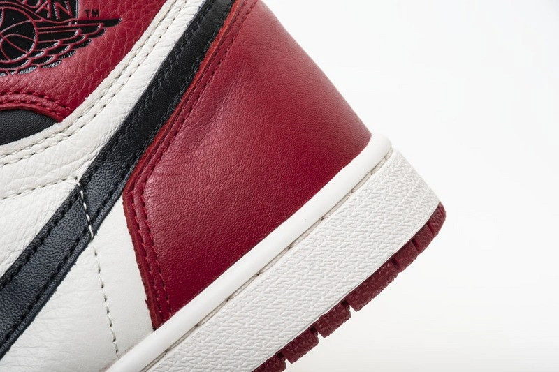Air Jordan 1 Retro High OG Bred Toe 555088-610