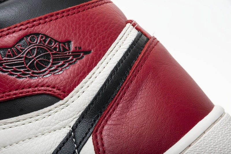 Air Jordan 1 Retro High OG Bred Toe 555088-610