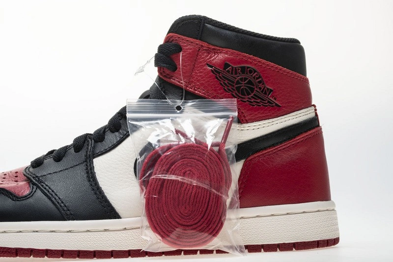 Air Jordan 1 Retro High OG Bred Toe 555088-610